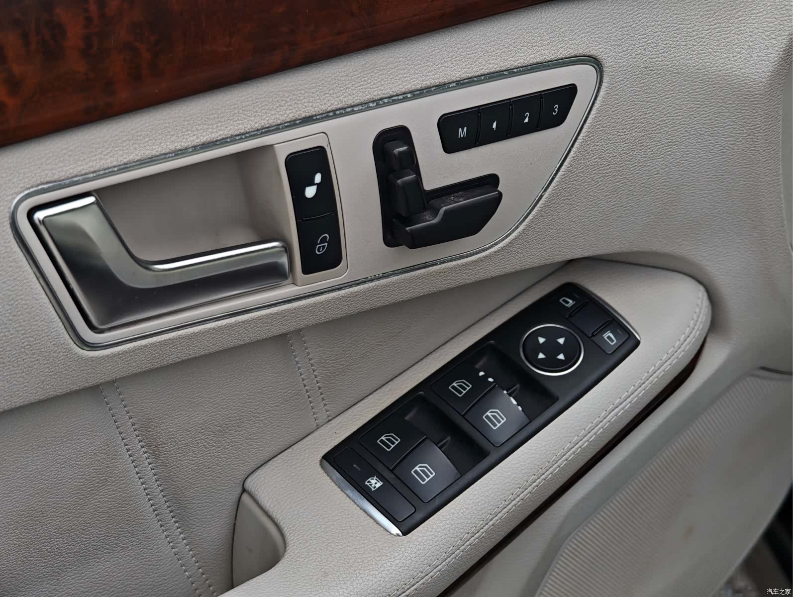 Mercedes-Benz E-Class, 2012 8