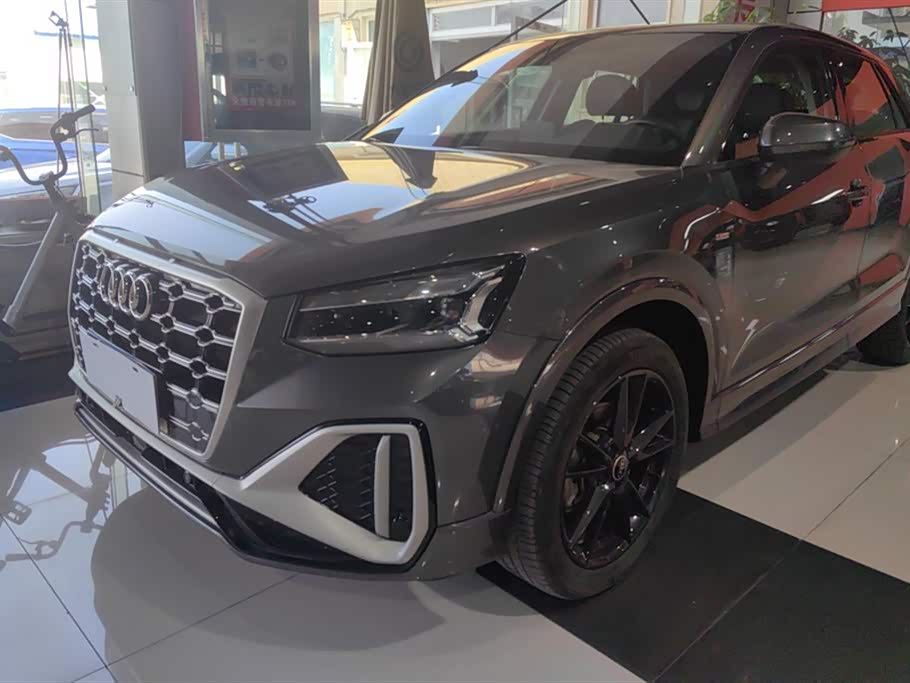 Audi Q2L Audi Q2L