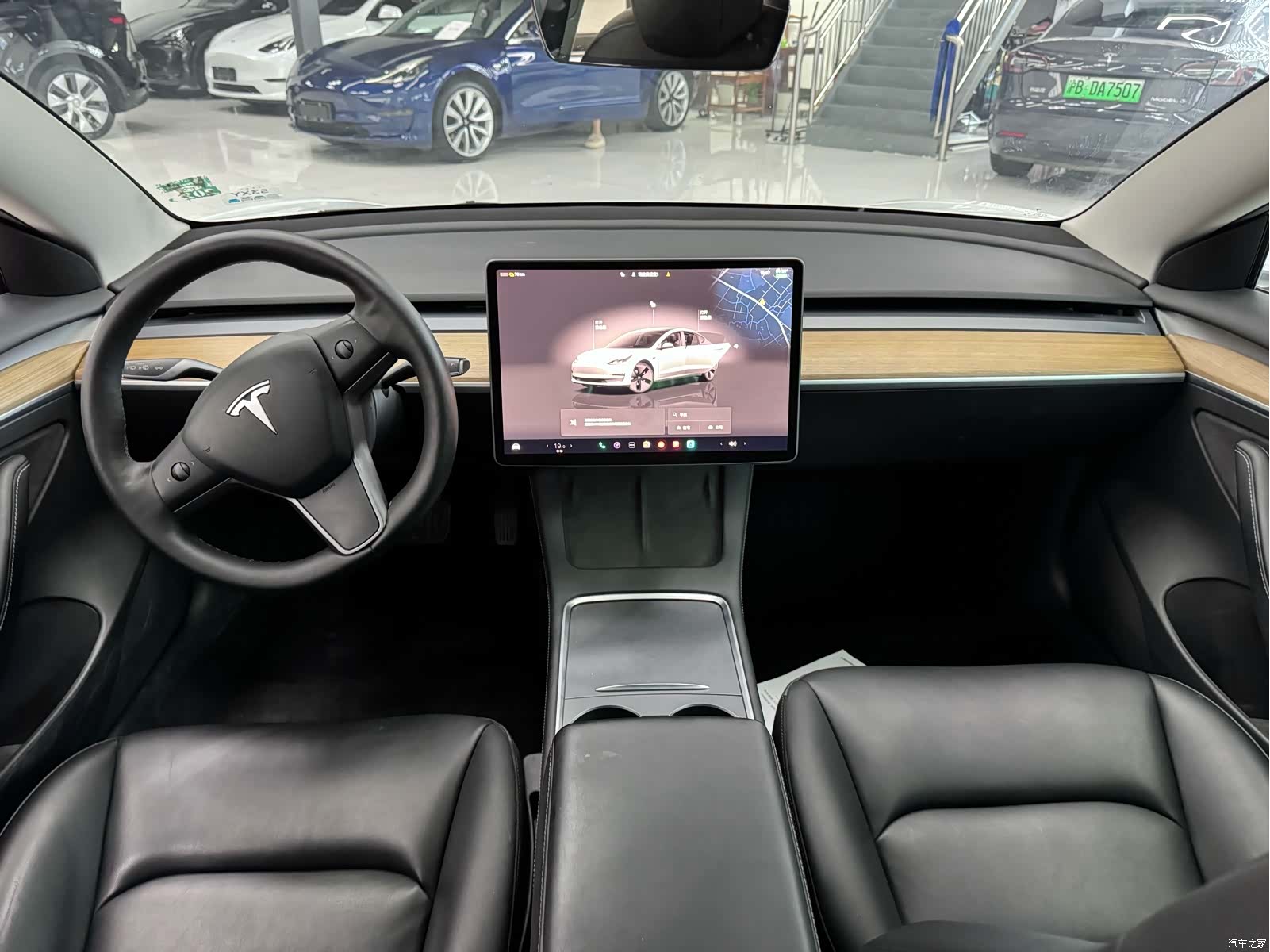 Tesla Model 3, 2022 все фото