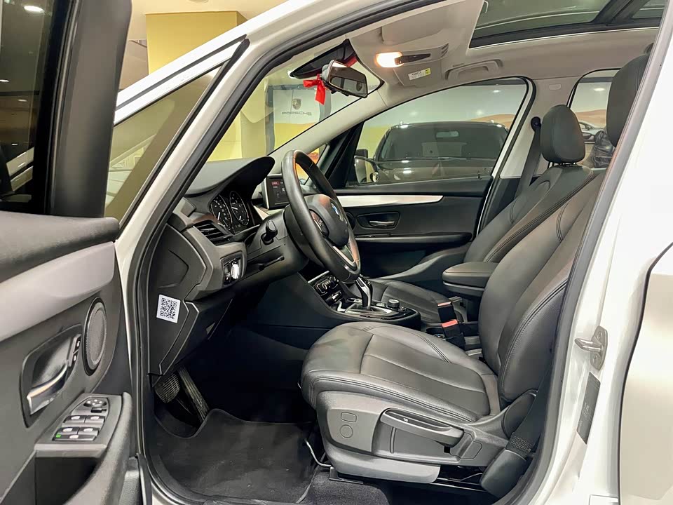 BMW 2 series multifunctional station wagon