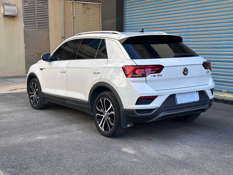 Volkswagen T-ROC exploring Songs