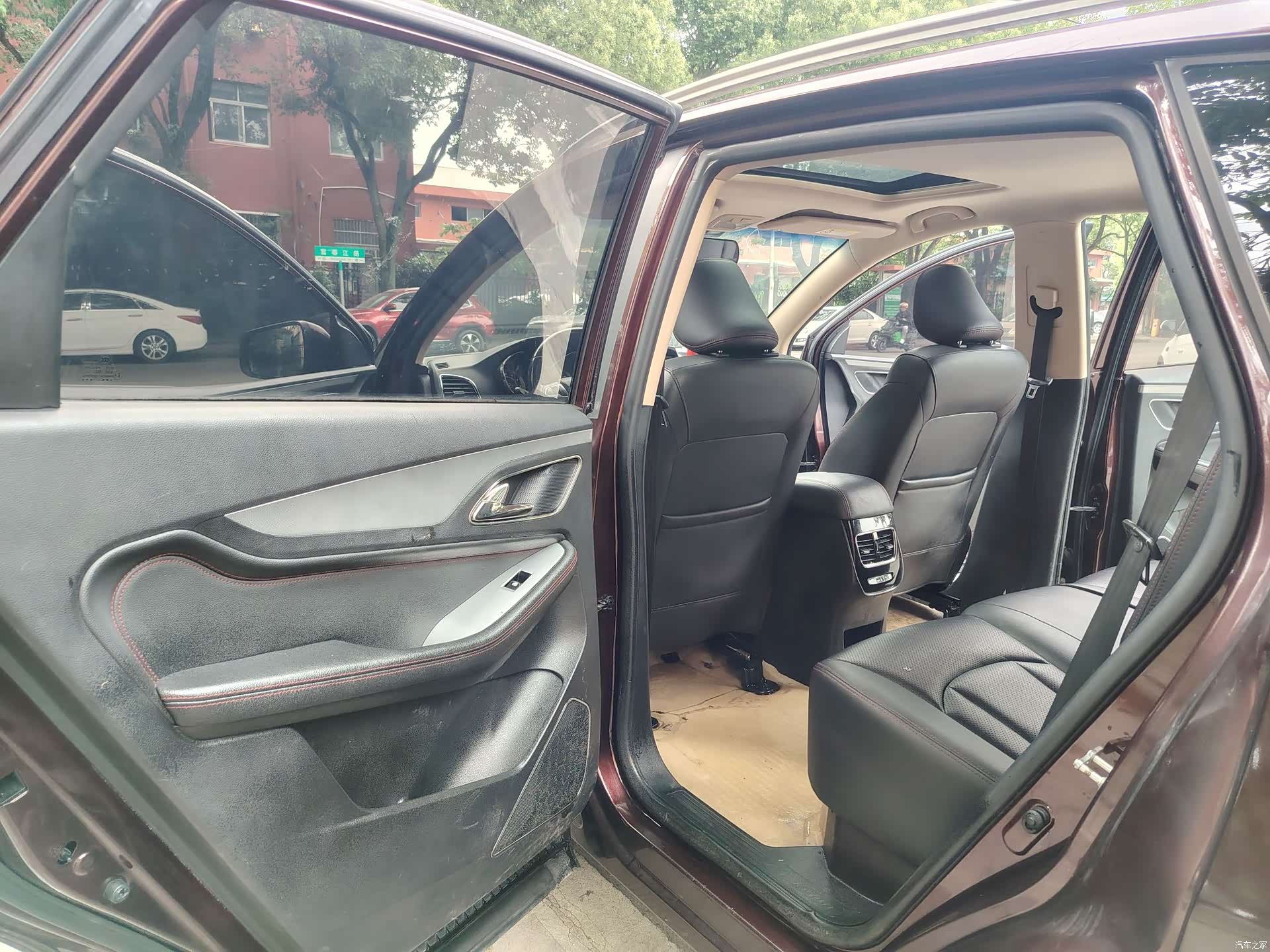 Wuling 560, 2017 6