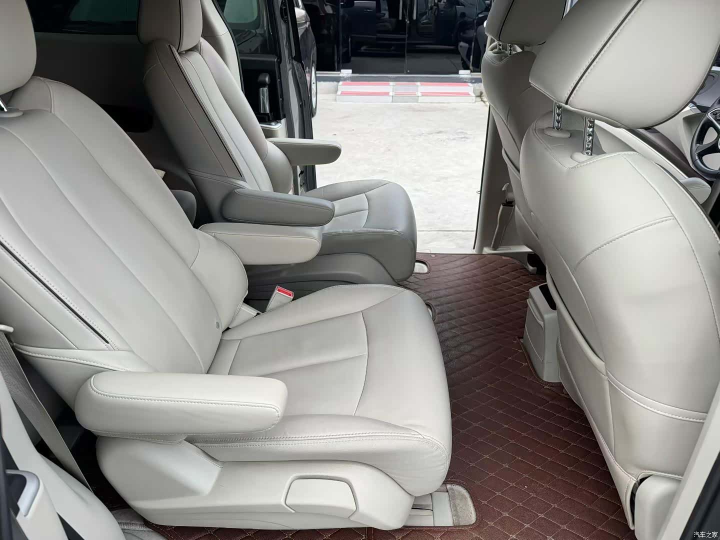 Buick GL8, 2020 7