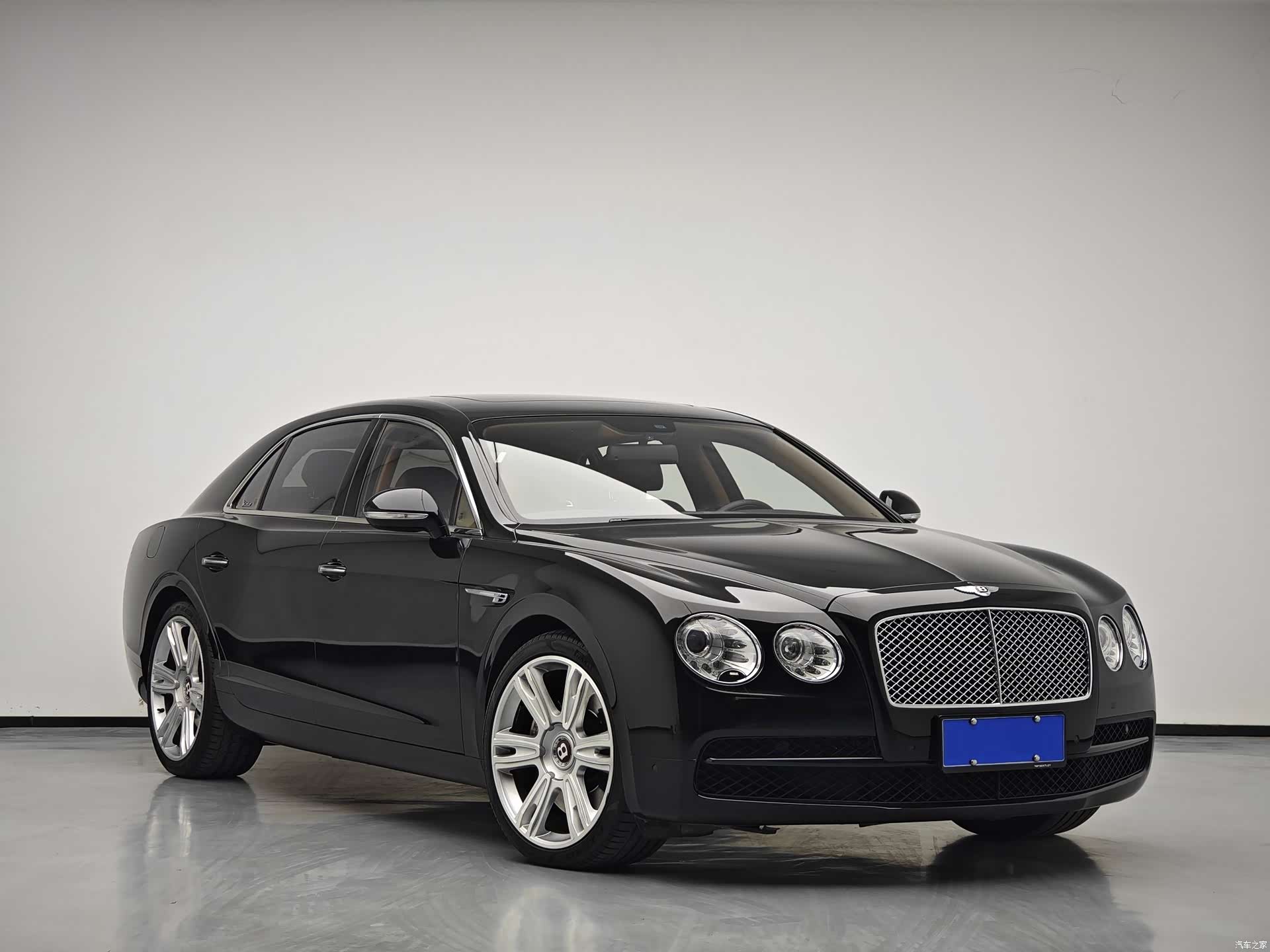 Bentley Flying Spur, 2015 10
