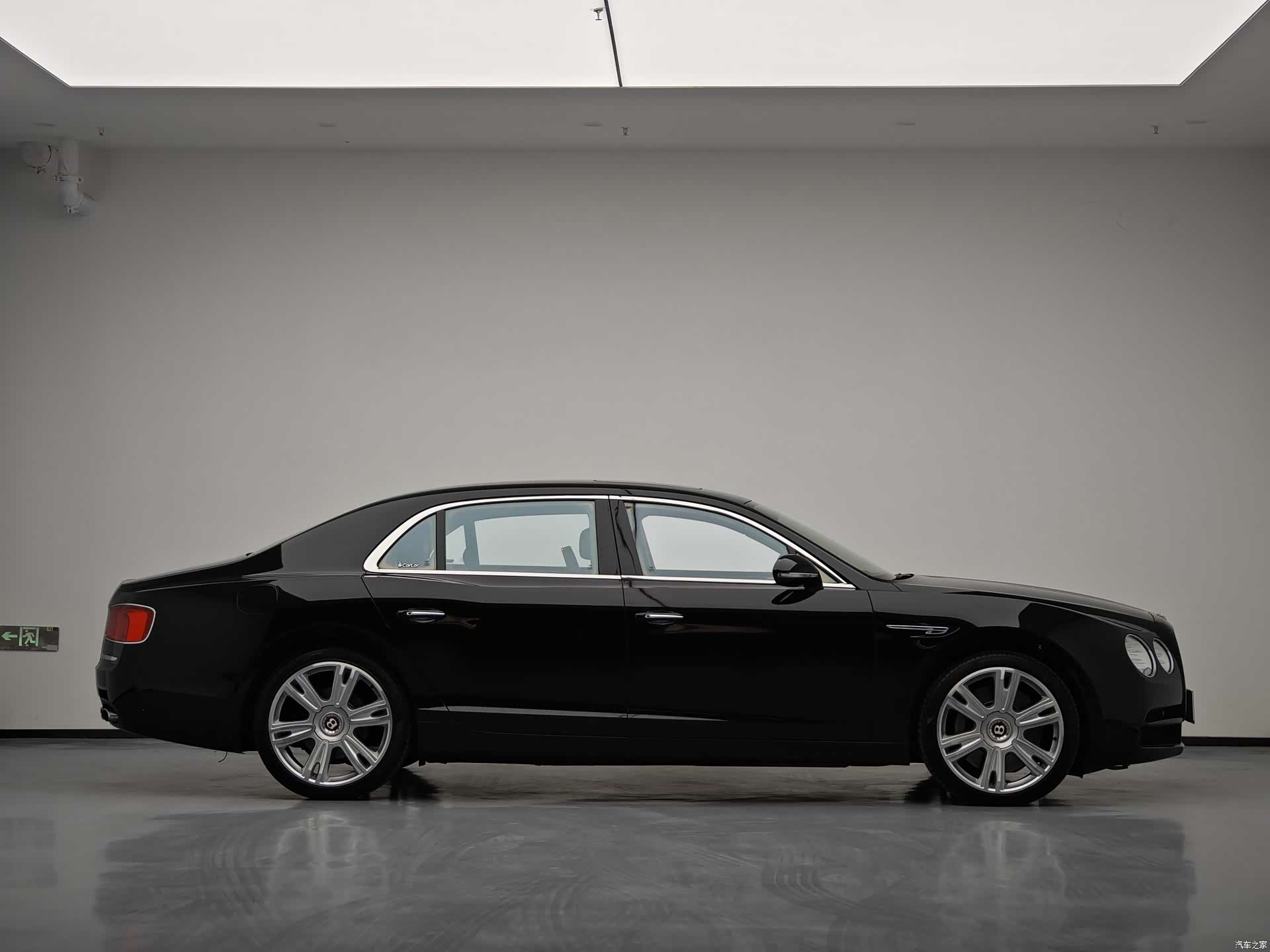 Bentley Flying Spur, 2015 14