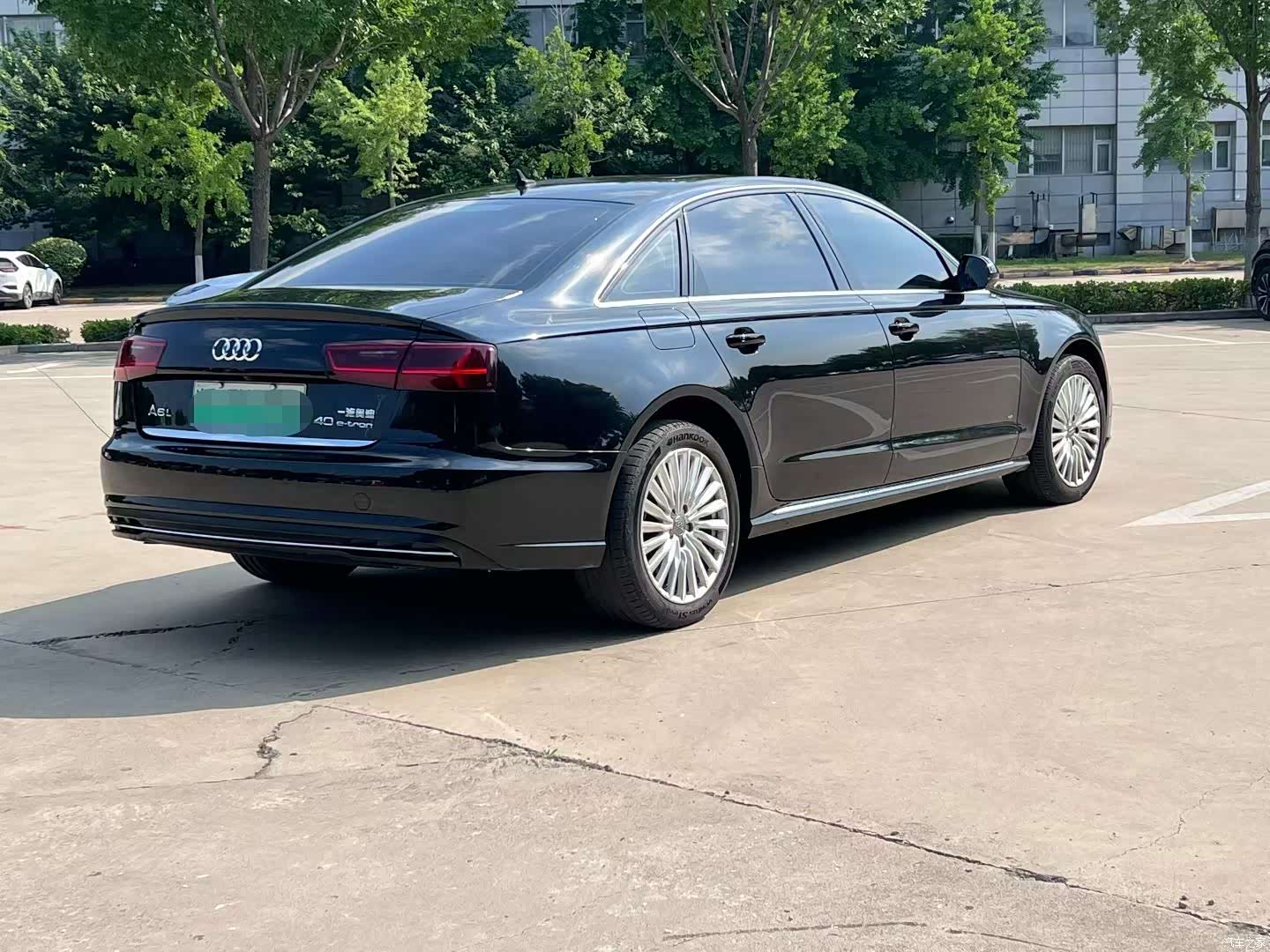 Audi e-tron, 2019 4