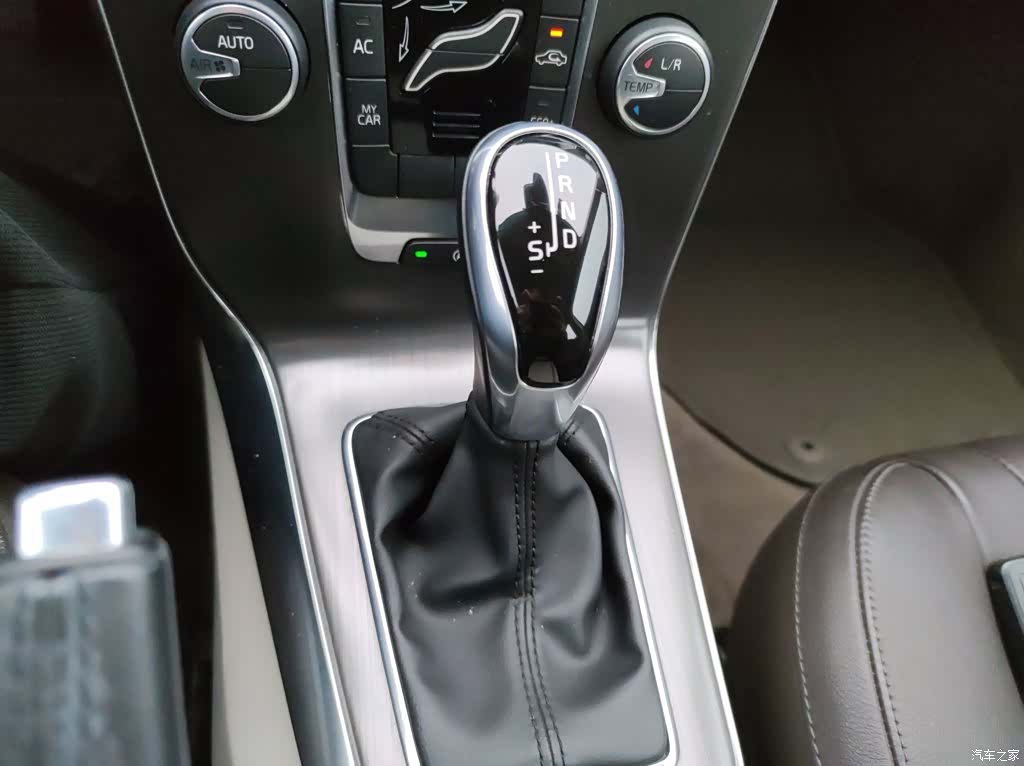 Volvo V40, 2016 10