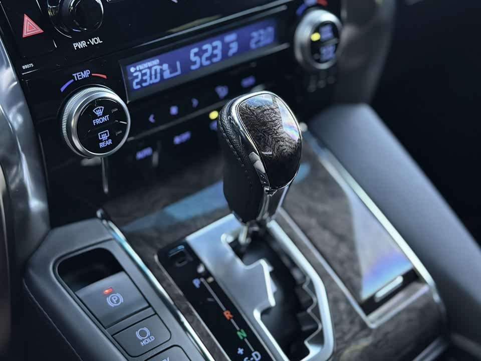Toyota Elfa Toyota Elfa