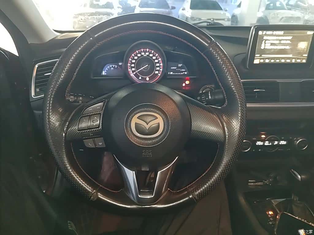 Mazda Mazda3, 2015 11