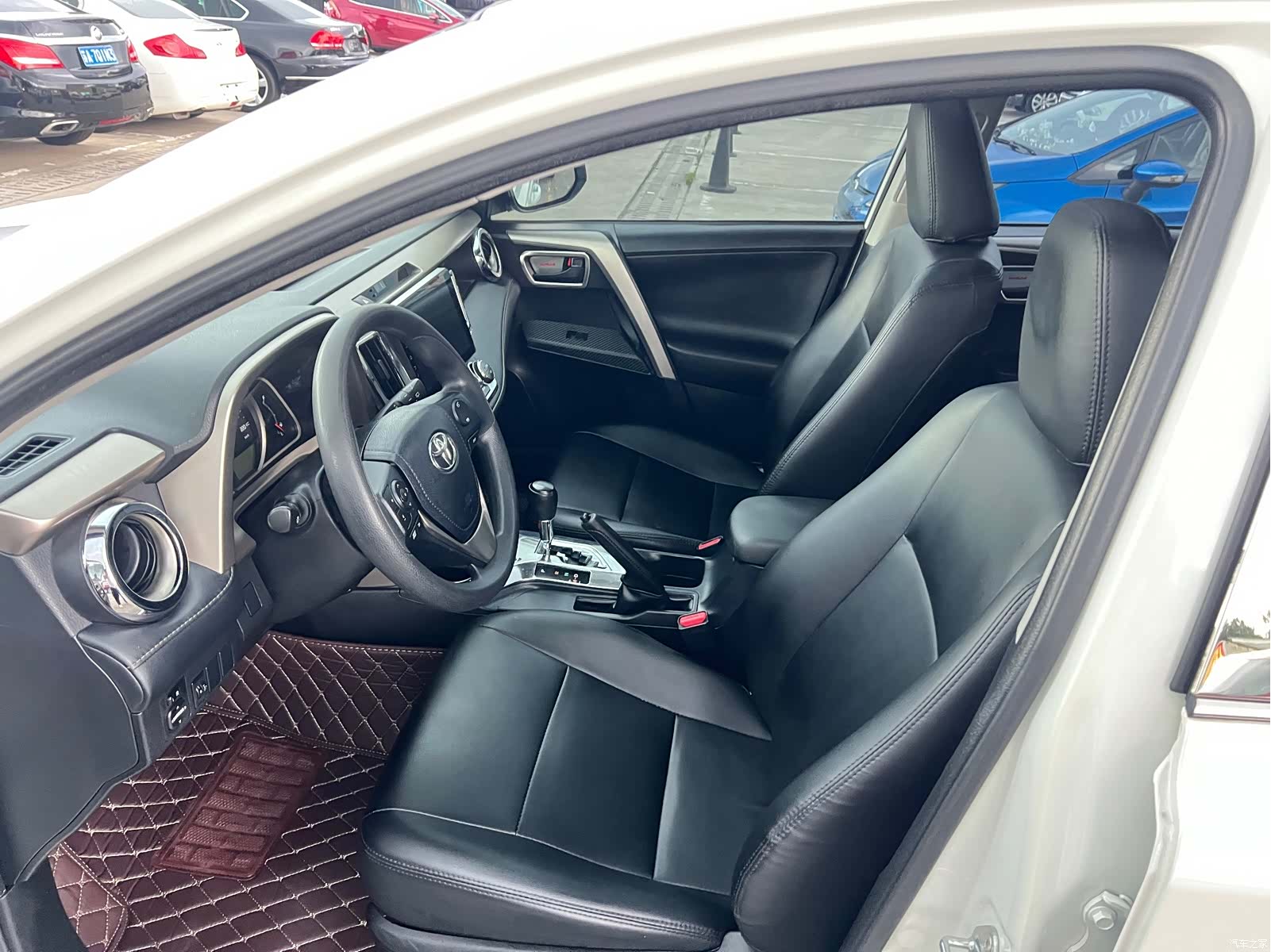 Toyota RAV4, 2016 10