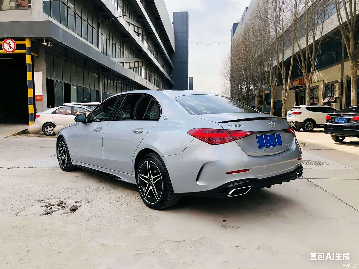 Mercedes-Benz C-Class, 2023 4