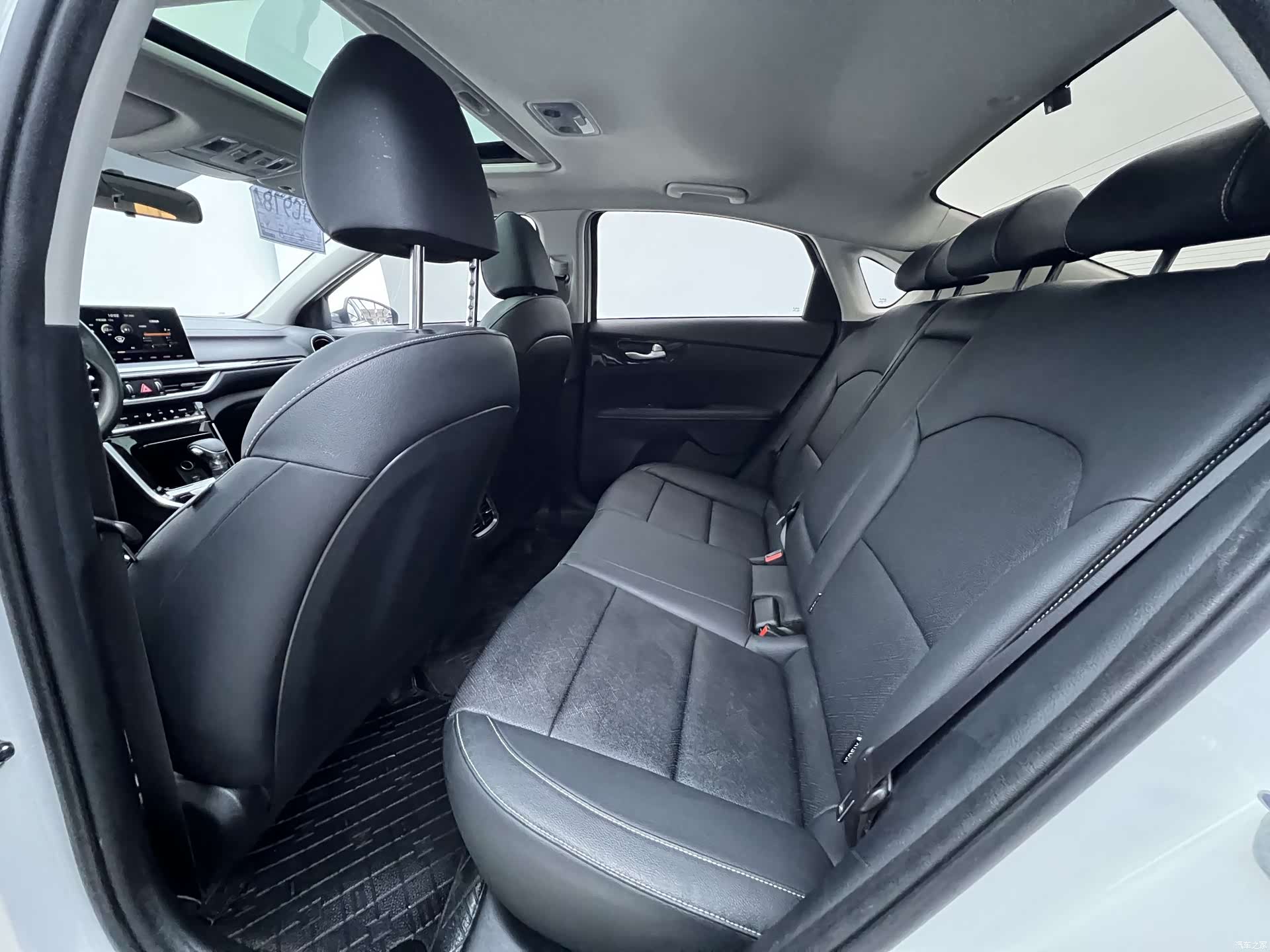 Kia K3, 2022 4