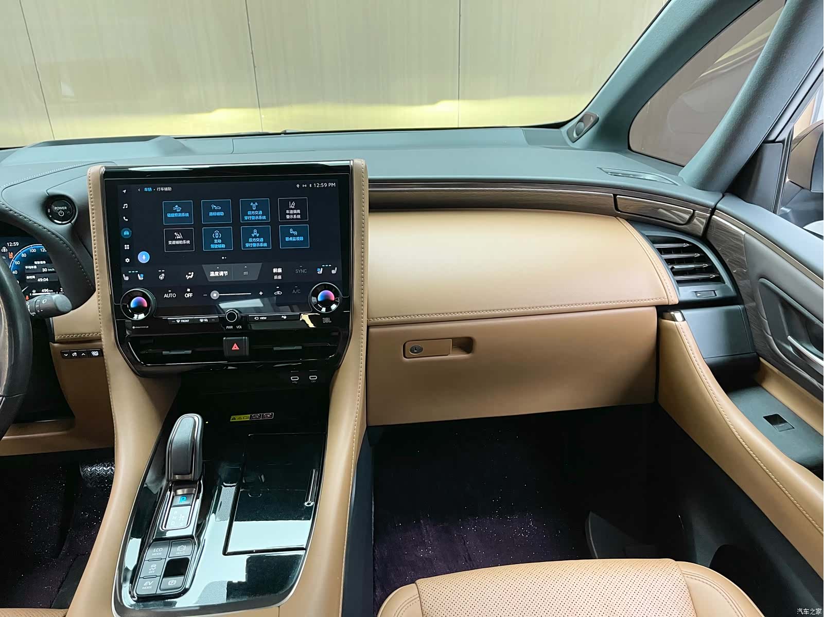 Toyota Vellfire, 2023 все фото