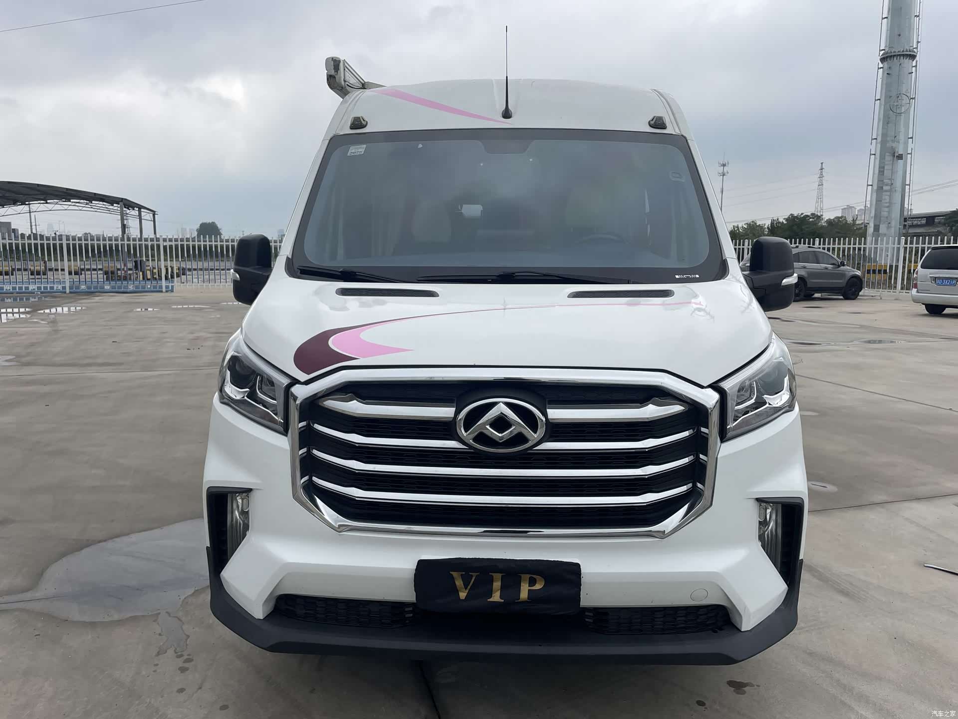 Maxus V90, 2022 37