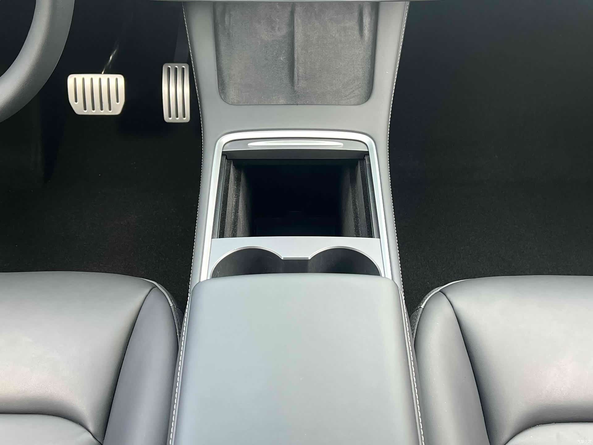 Tesla Model Y, 2023 12