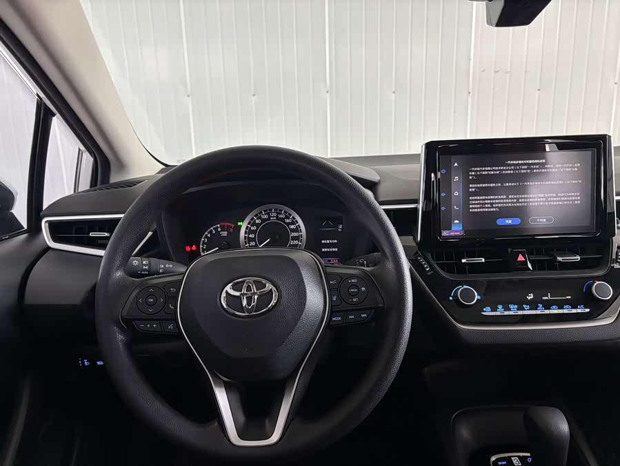 Toyota Corolla 2022, фото 13