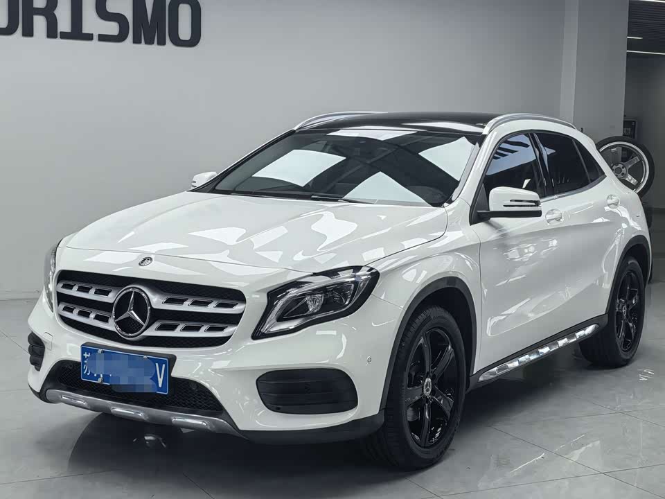 Mercedes-Benz GLA Mercedes-Benz GLA