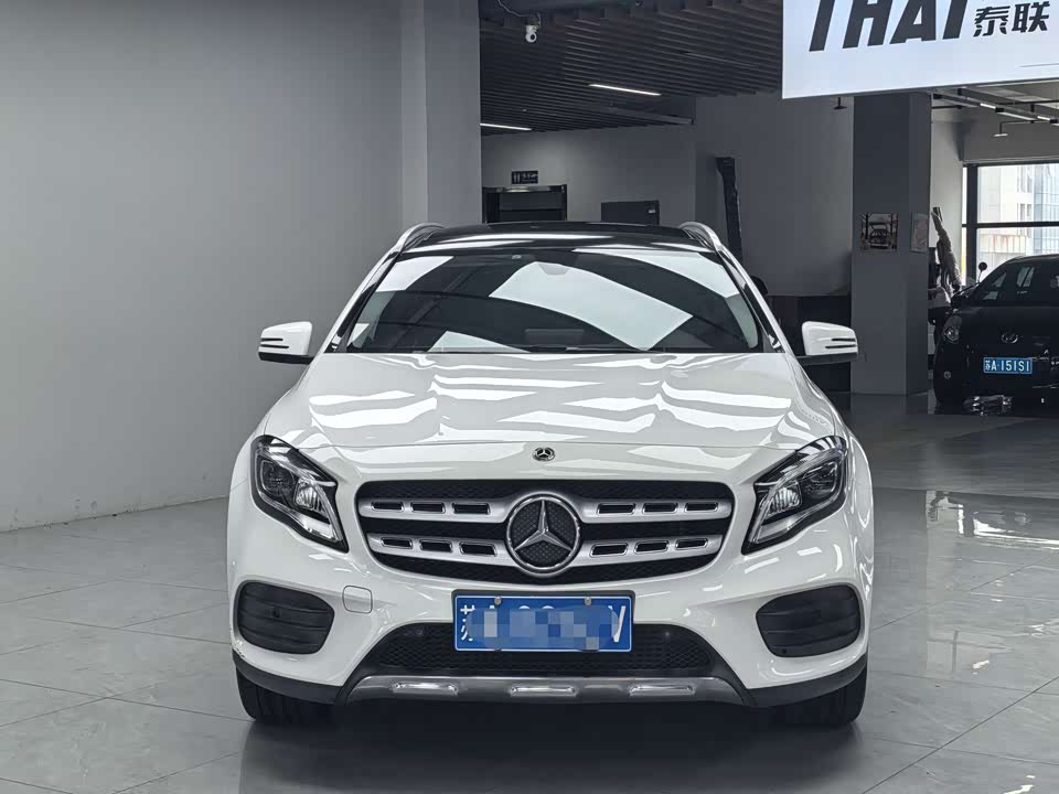 Mercedes-Benz GLA Mercedes-Benz GLA
