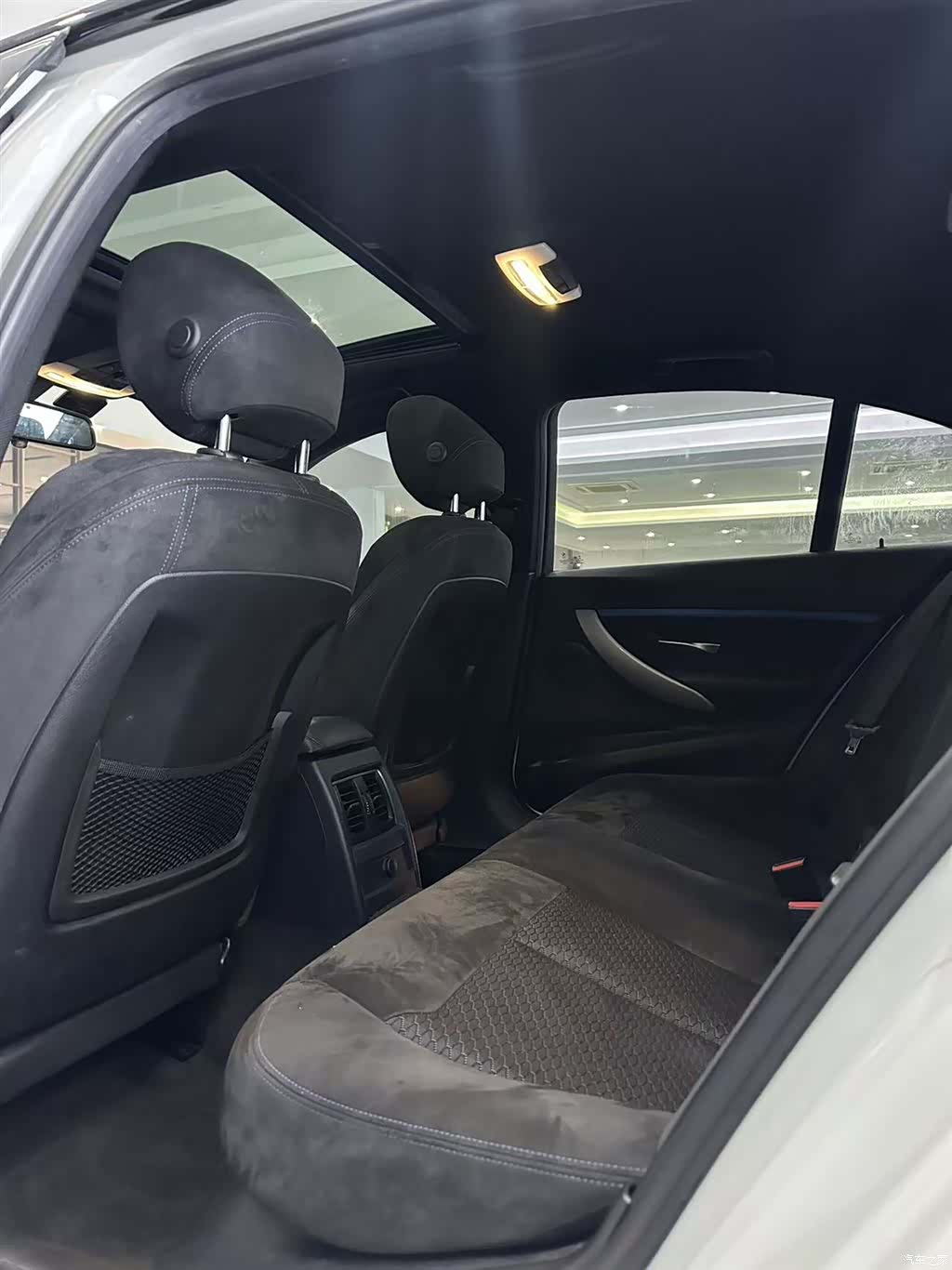 BMW 3 Series, 2018 10