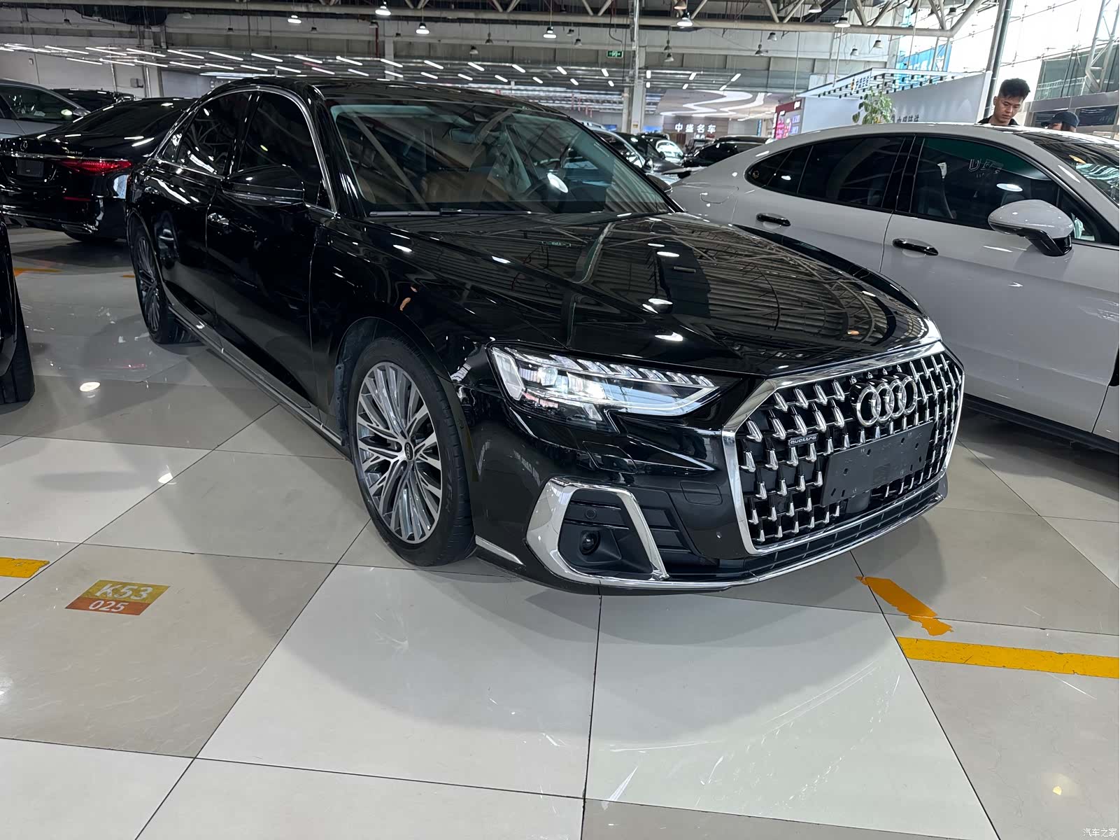 Audi A8L, 2024 3