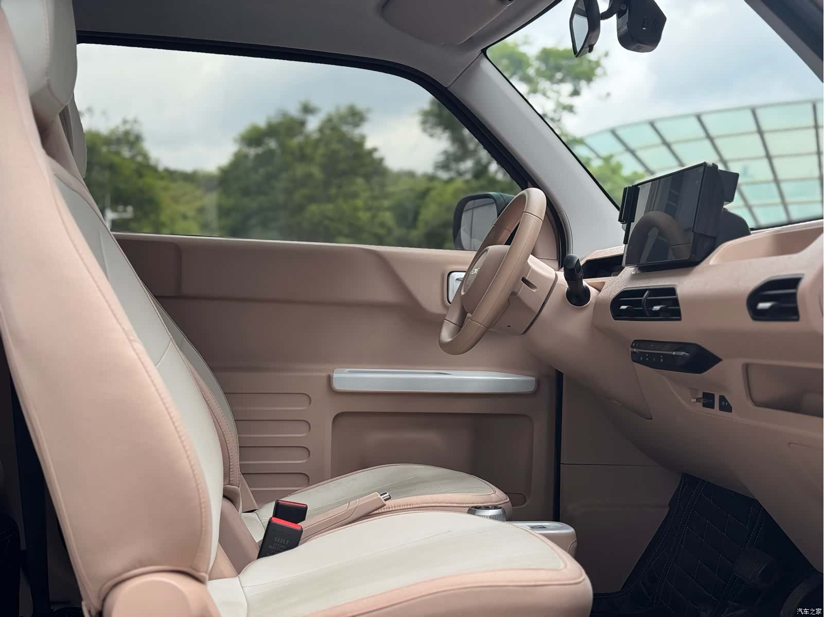 Geely Panda, 2024 16