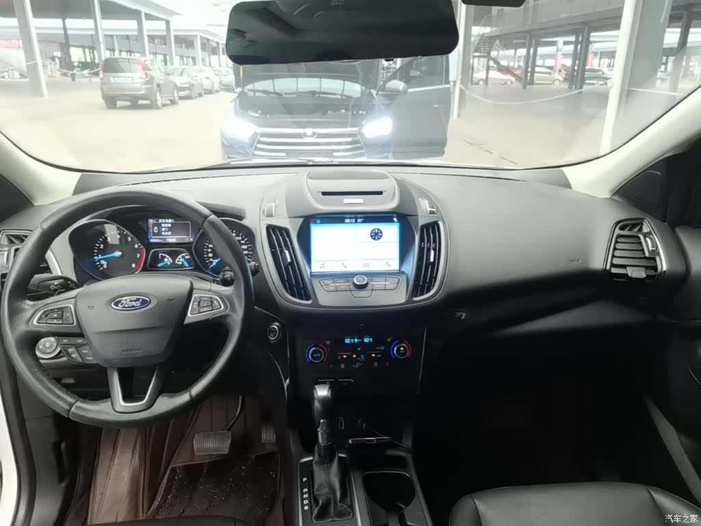Ford Kuga, 2017 10