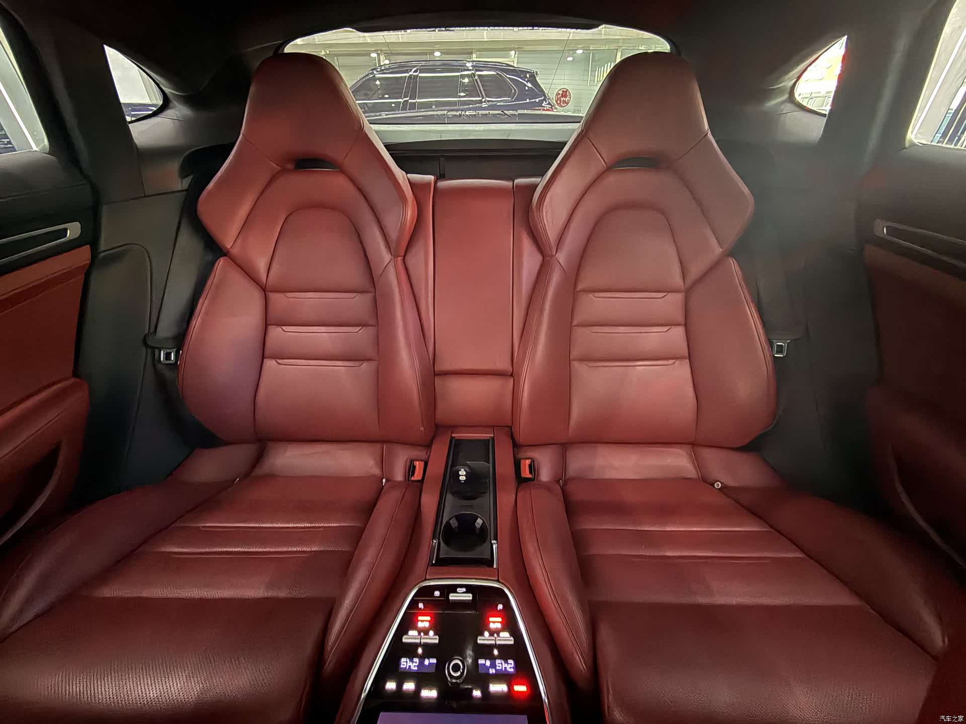 Porsche Panamera, 2022 11