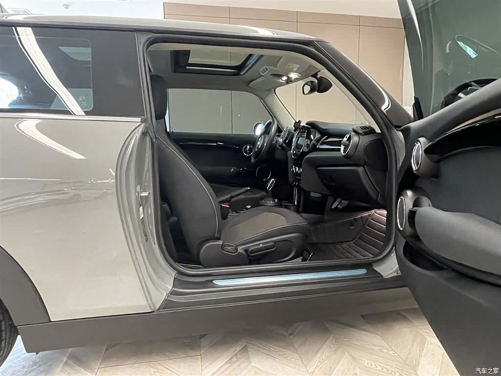 Mini ONE, 2021 17