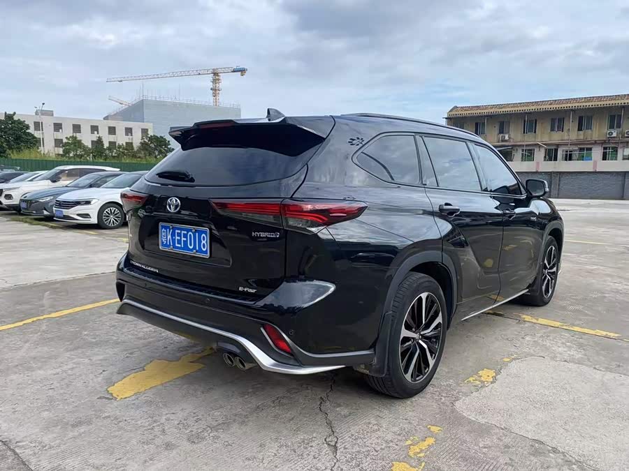 Toyota Crown Kluger 2023, фото 3