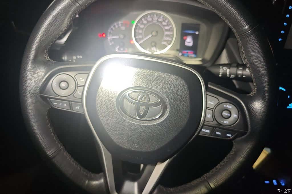Toyota Frontlander, 2022 15