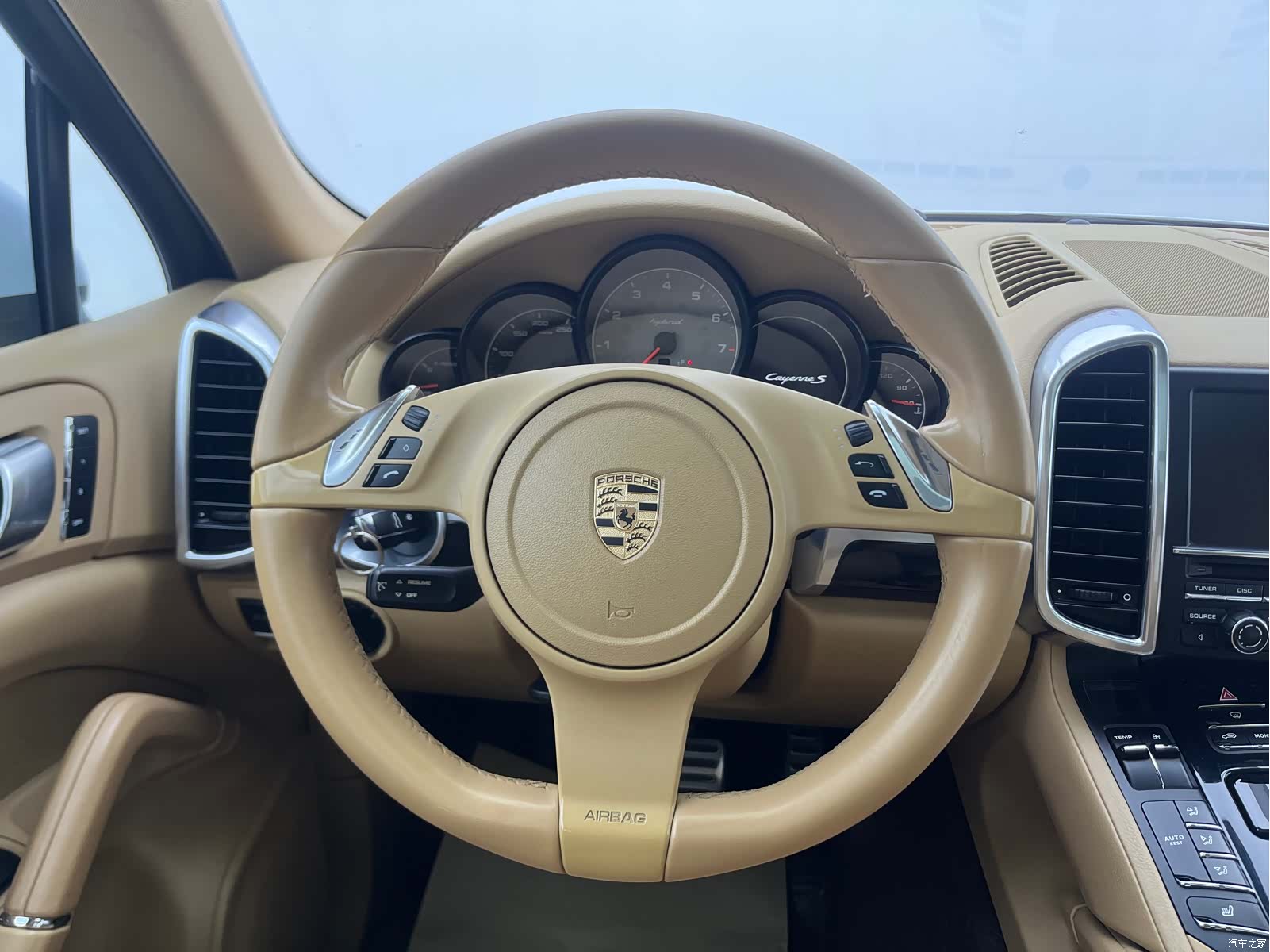 Porsche Cayenne, 2011 11