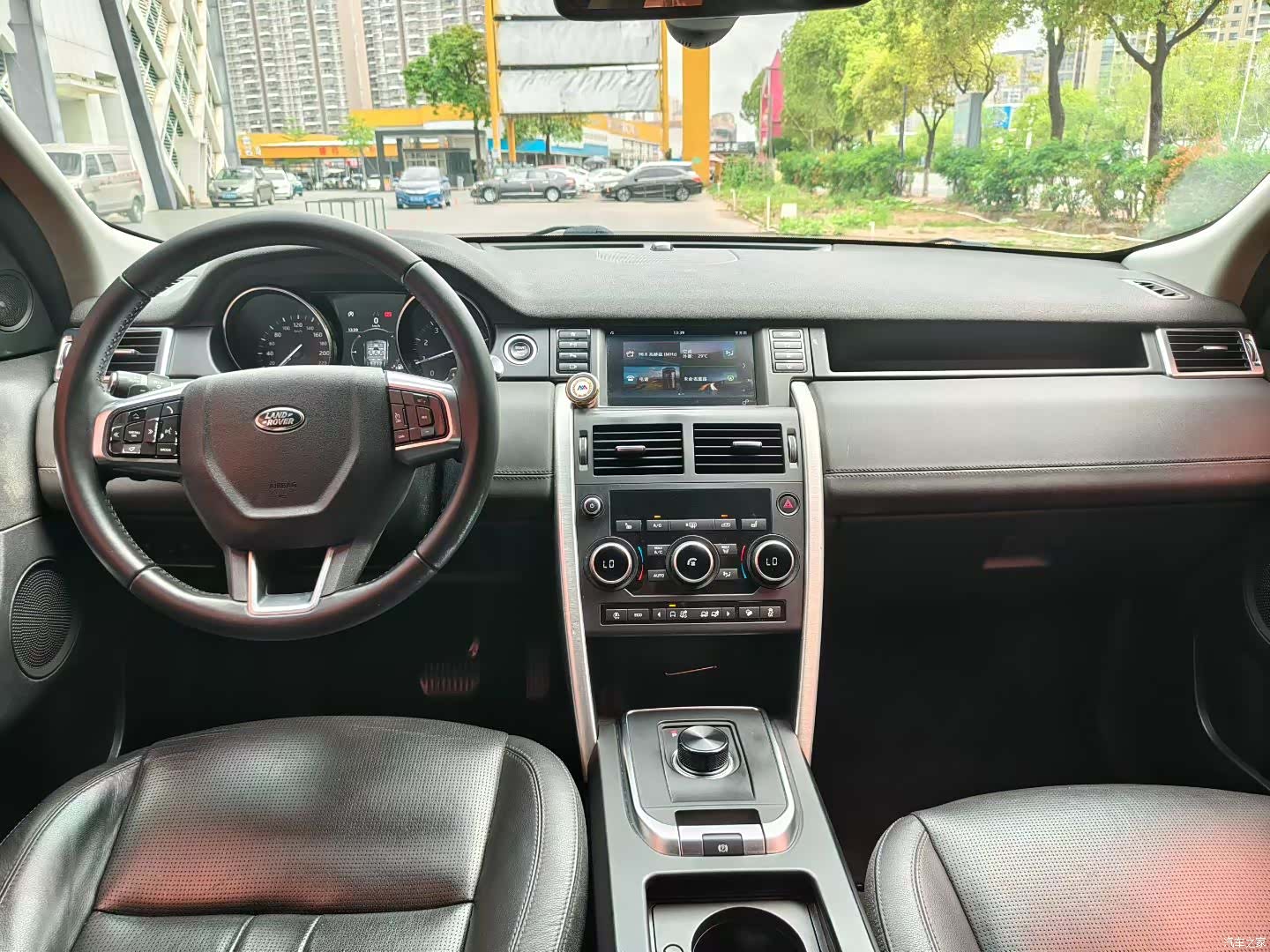 Land Rover Discovery, 2017 все фото