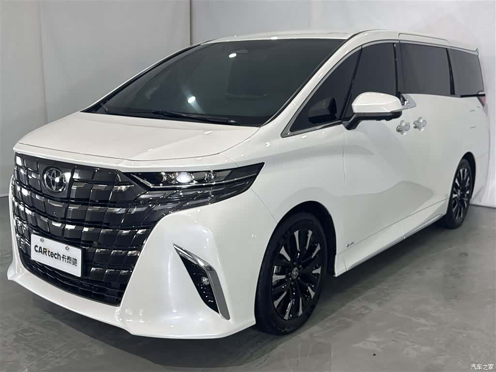 Toyota Alphard, 2024 4