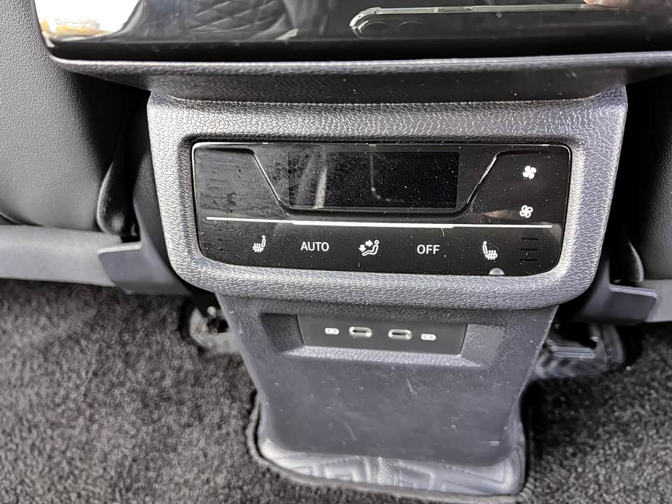 Volkswagen ID.6 CROZZ