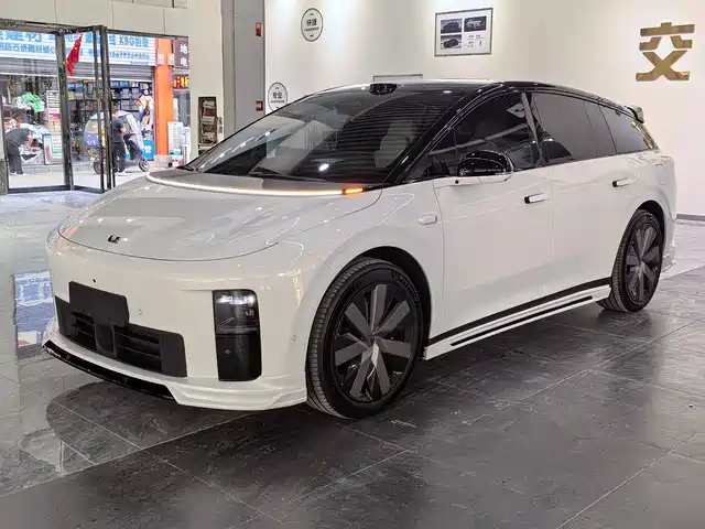 Li Auto i6 2026 — купить из Китая под заказ