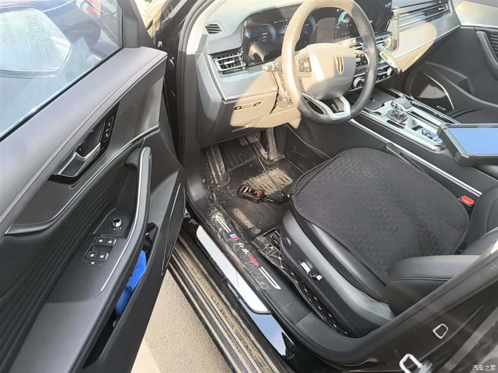 Hongqi HS5, 2023 16