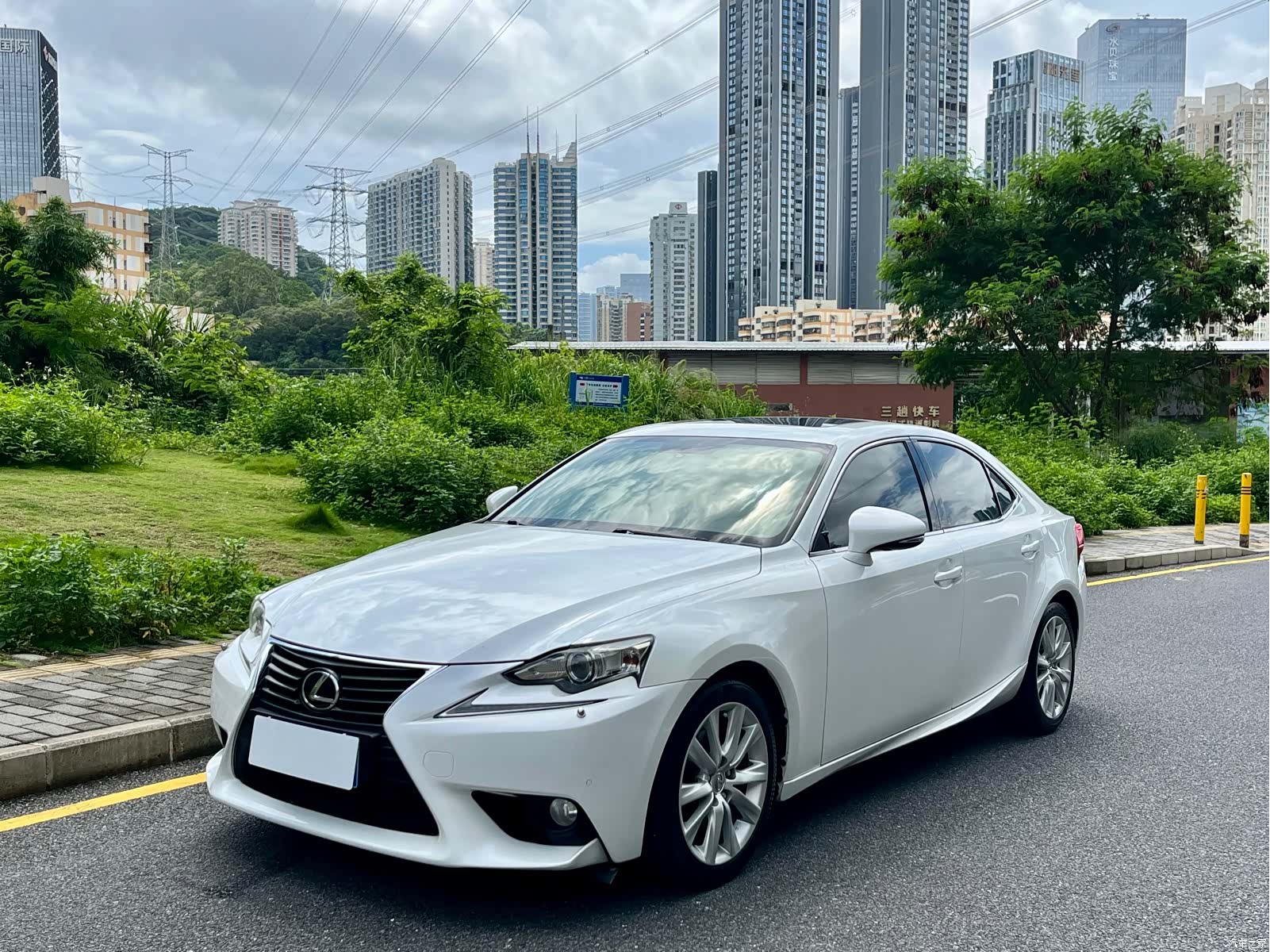 Lexus IS