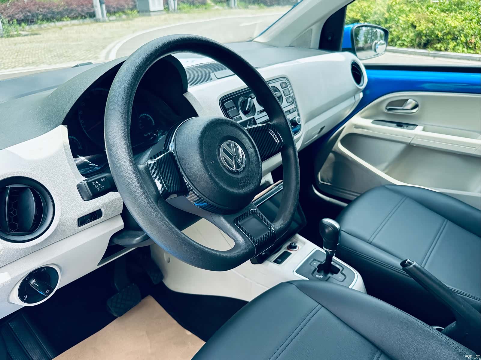 Volkswagen up, 2015 13