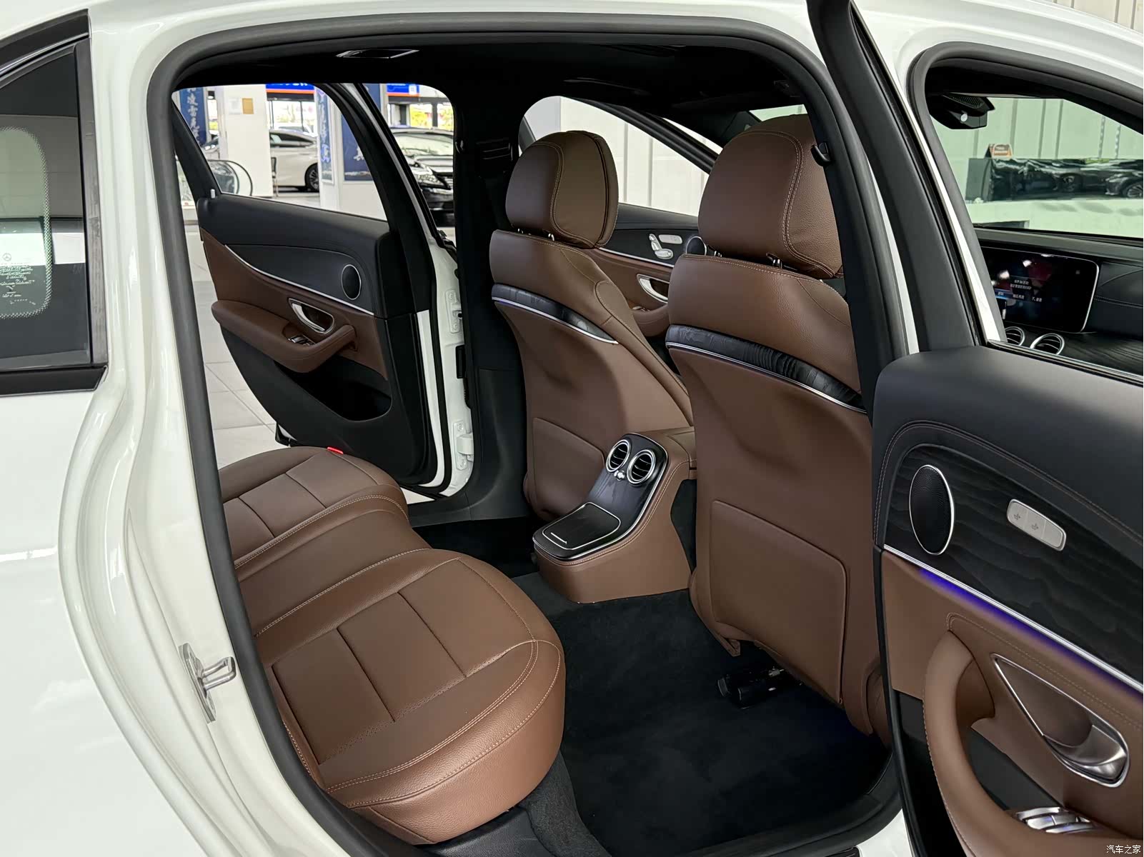 Mercedes-Benz E-Class, 2021 10