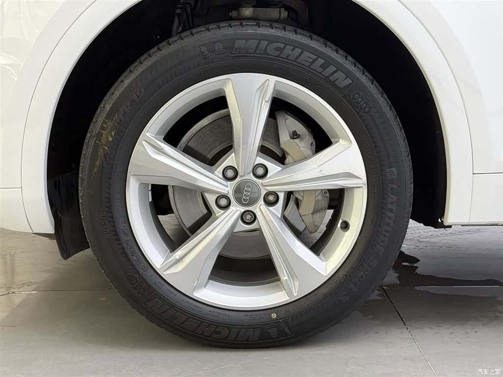 Audi Q5L, 2020 11