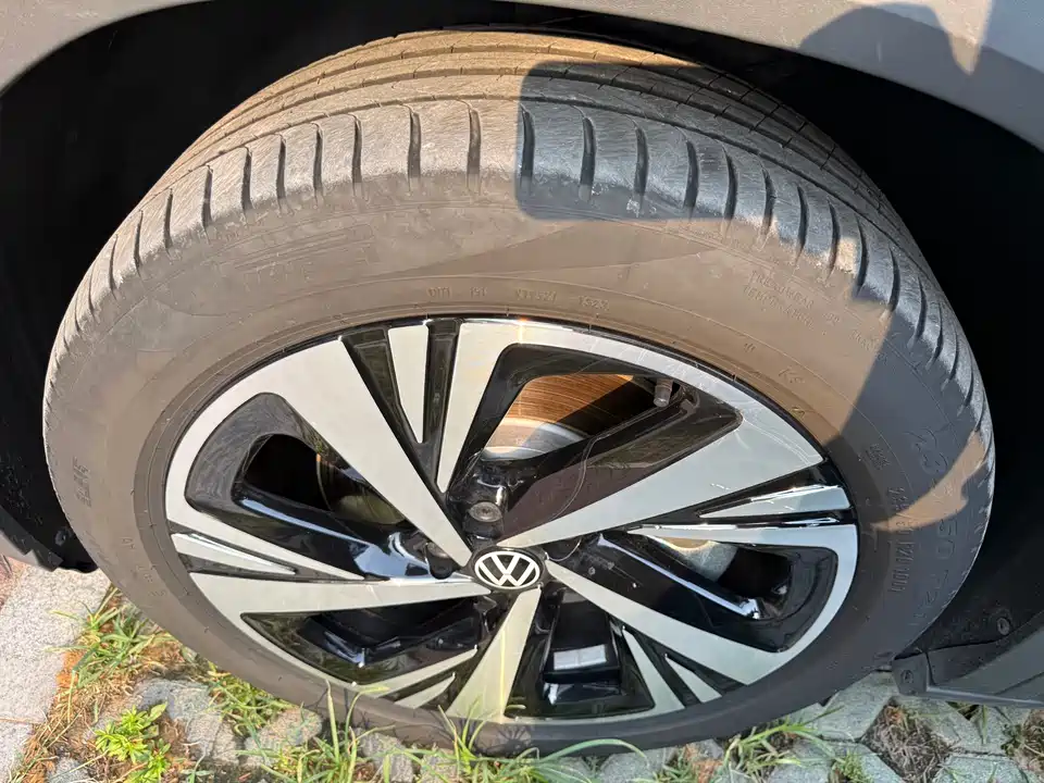 Volkswagen ID.6 CROZZ