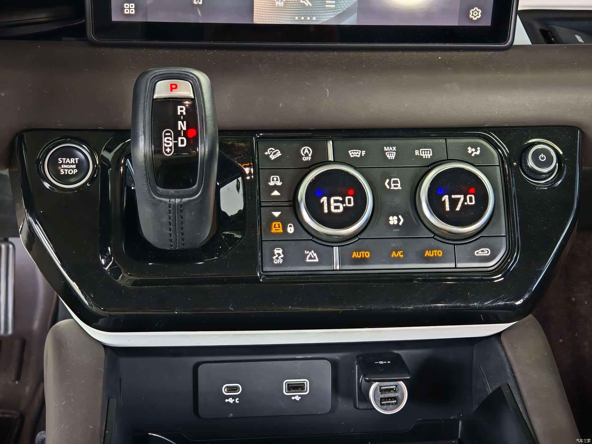 Land Rover Defender, 2022 23