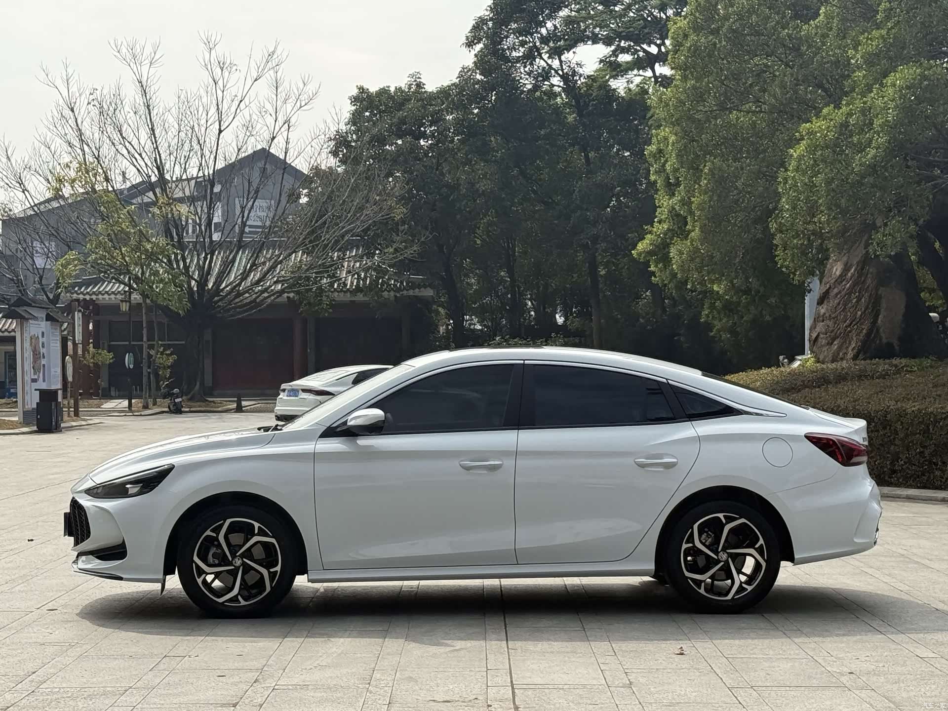 MG MG5, 2025 11