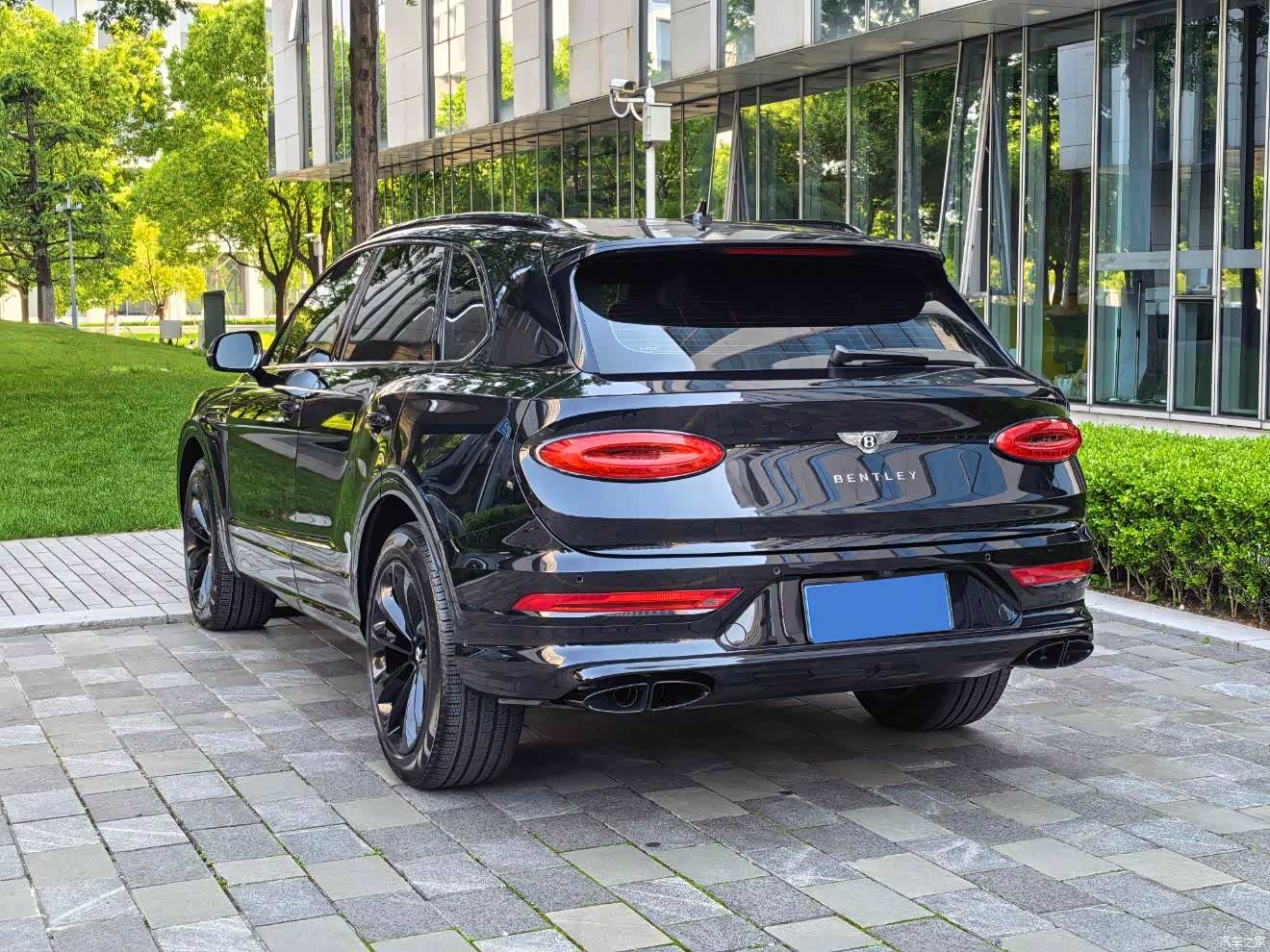 Bentley Bentayga, 2021 48