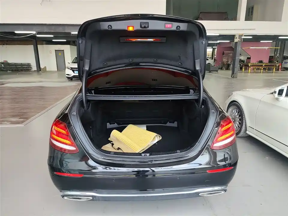 Mercedes-Benz E-class Mercedes-Benz E-class