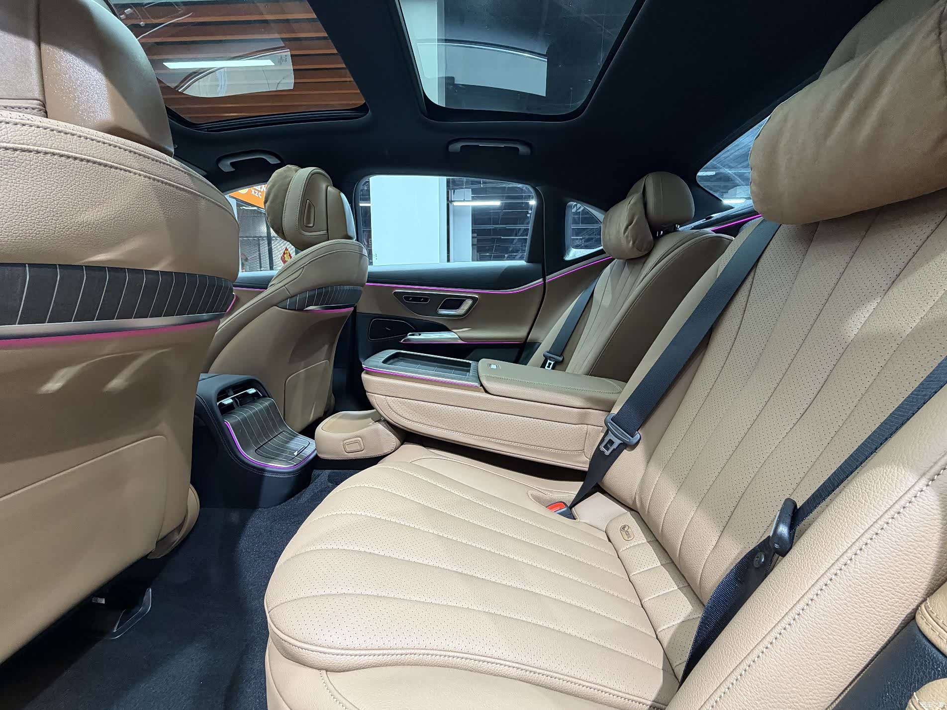 Mercedes-Benz E-Class, 2024 9