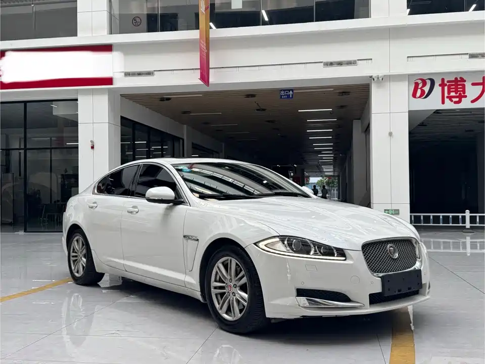 Jaguar XF