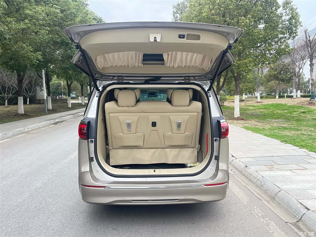 Buick GL8, 2022 9