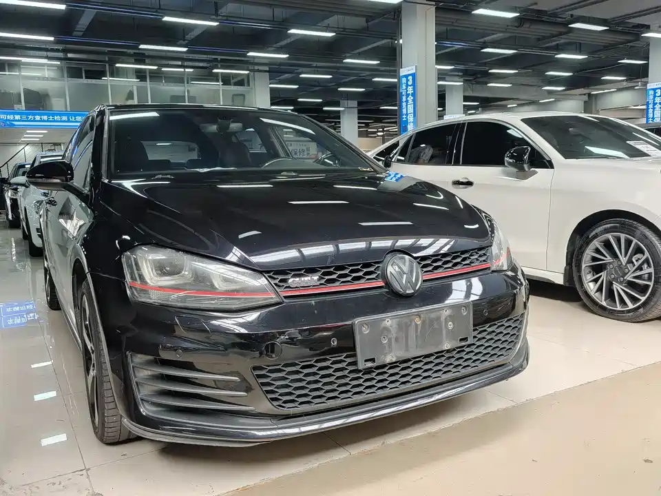 Volkswagen Golf GTI