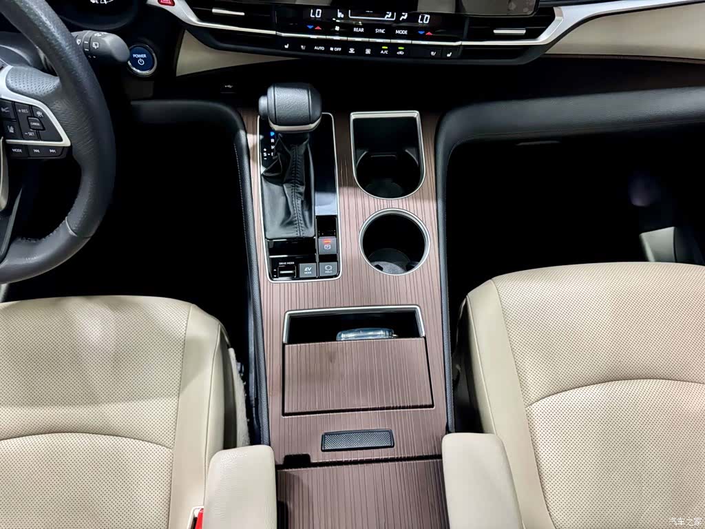 Toyota Granvia, 2024 27
